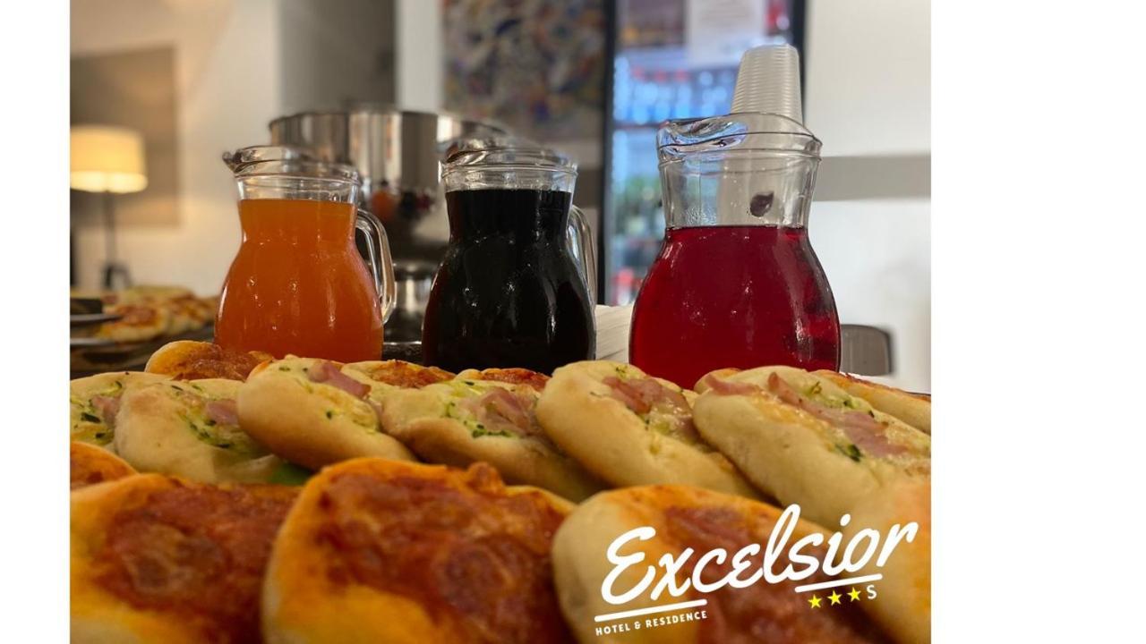 Montesilvano Marina Hotel Excelsior מראה חיצוני תמונה