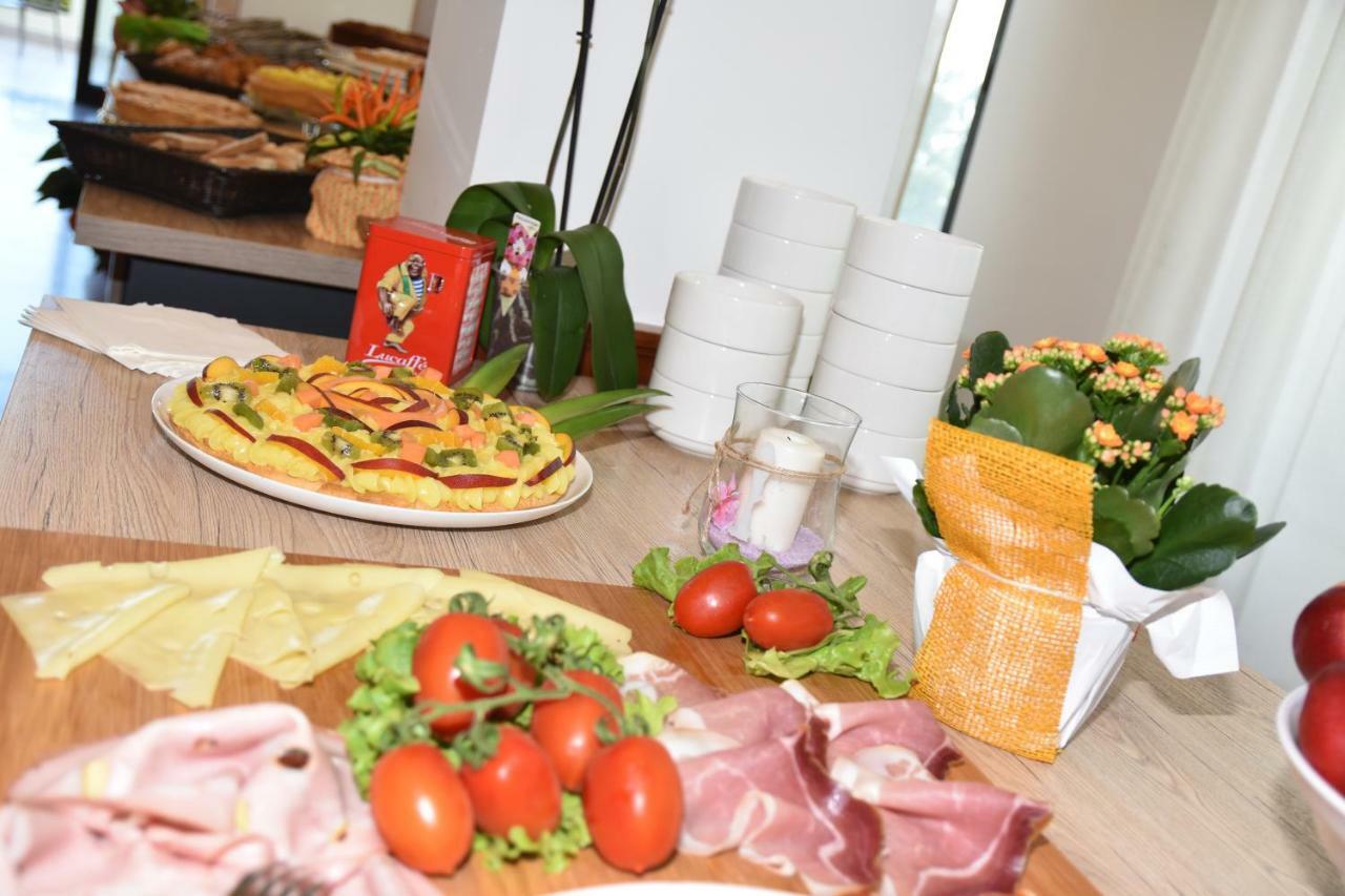 Montesilvano Marina Hotel Excelsior מראה חיצוני תמונה