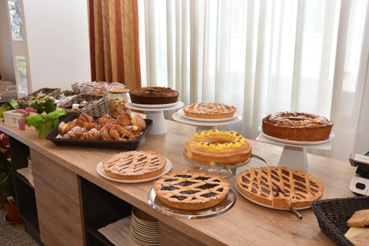 Montesilvano Marina Hotel Excelsior מראה חיצוני תמונה