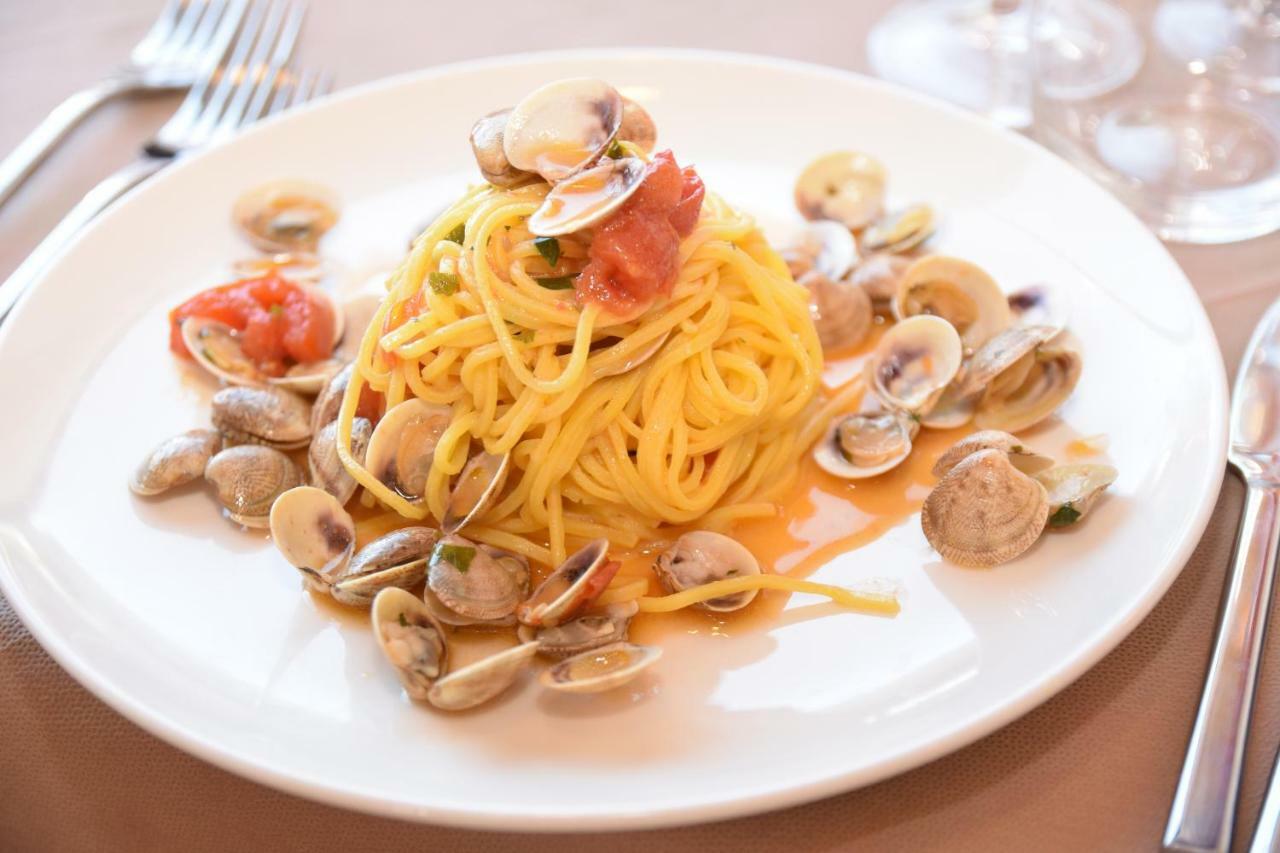 Montesilvano Marina Hotel Excelsior מראה חיצוני תמונה