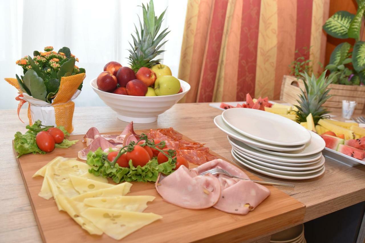 Montesilvano Marina Hotel Excelsior מראה חיצוני תמונה
