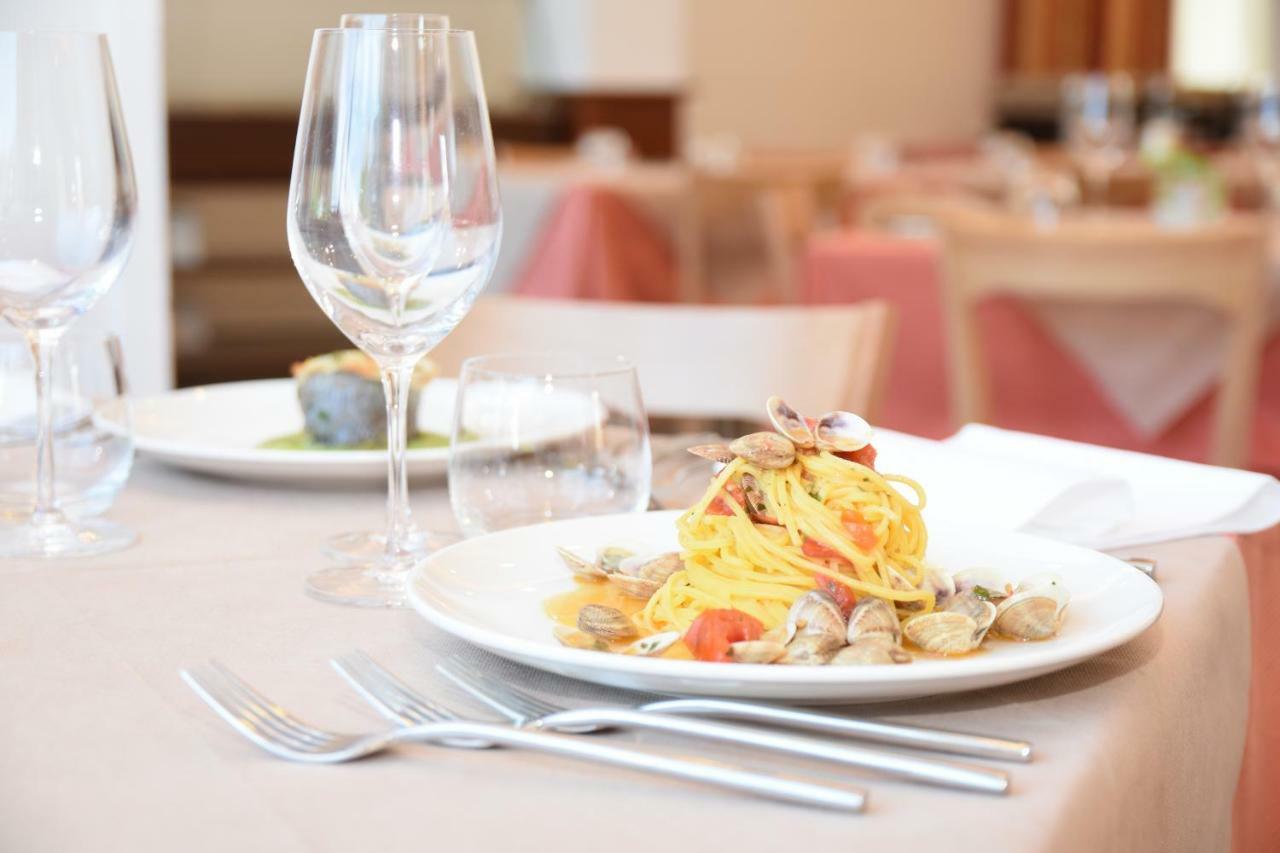 Montesilvano Marina Hotel Excelsior מראה חיצוני תמונה
