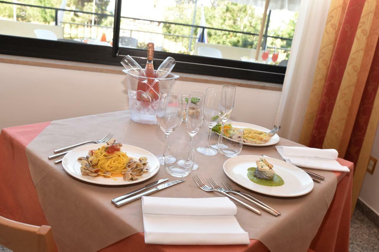 Montesilvano Marina Hotel Excelsior מראה חיצוני תמונה