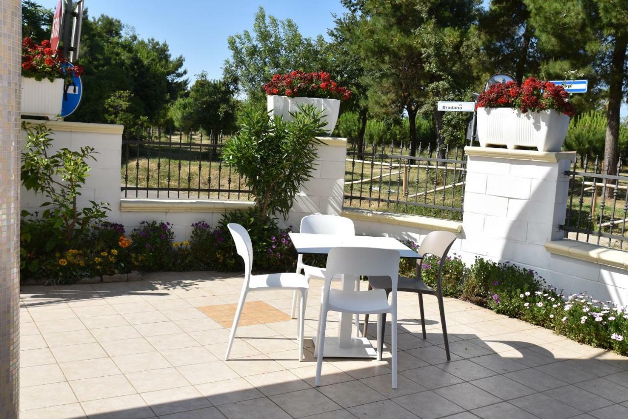Montesilvano Marina Hotel Excelsior מראה חיצוני תמונה