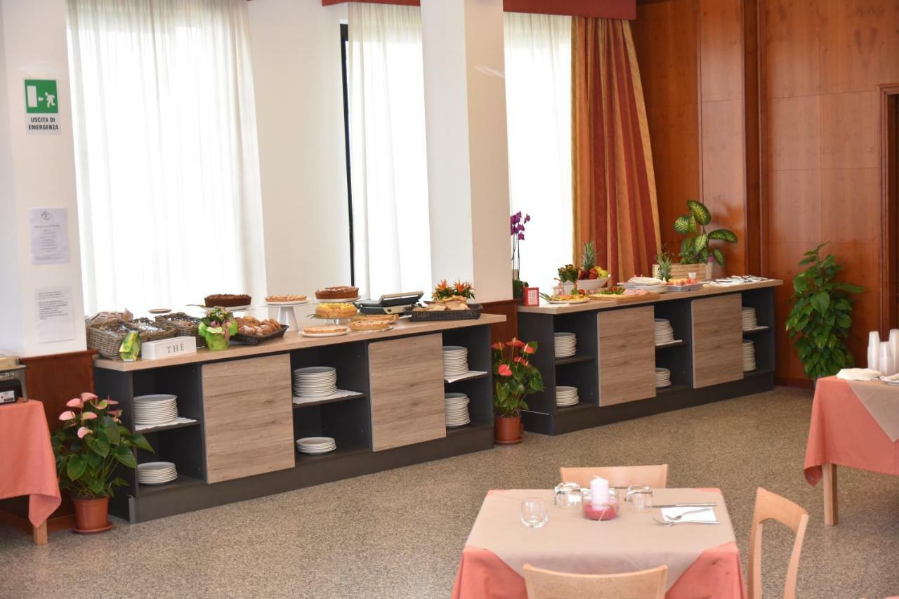 Montesilvano Marina Hotel Excelsior מראה חיצוני תמונה