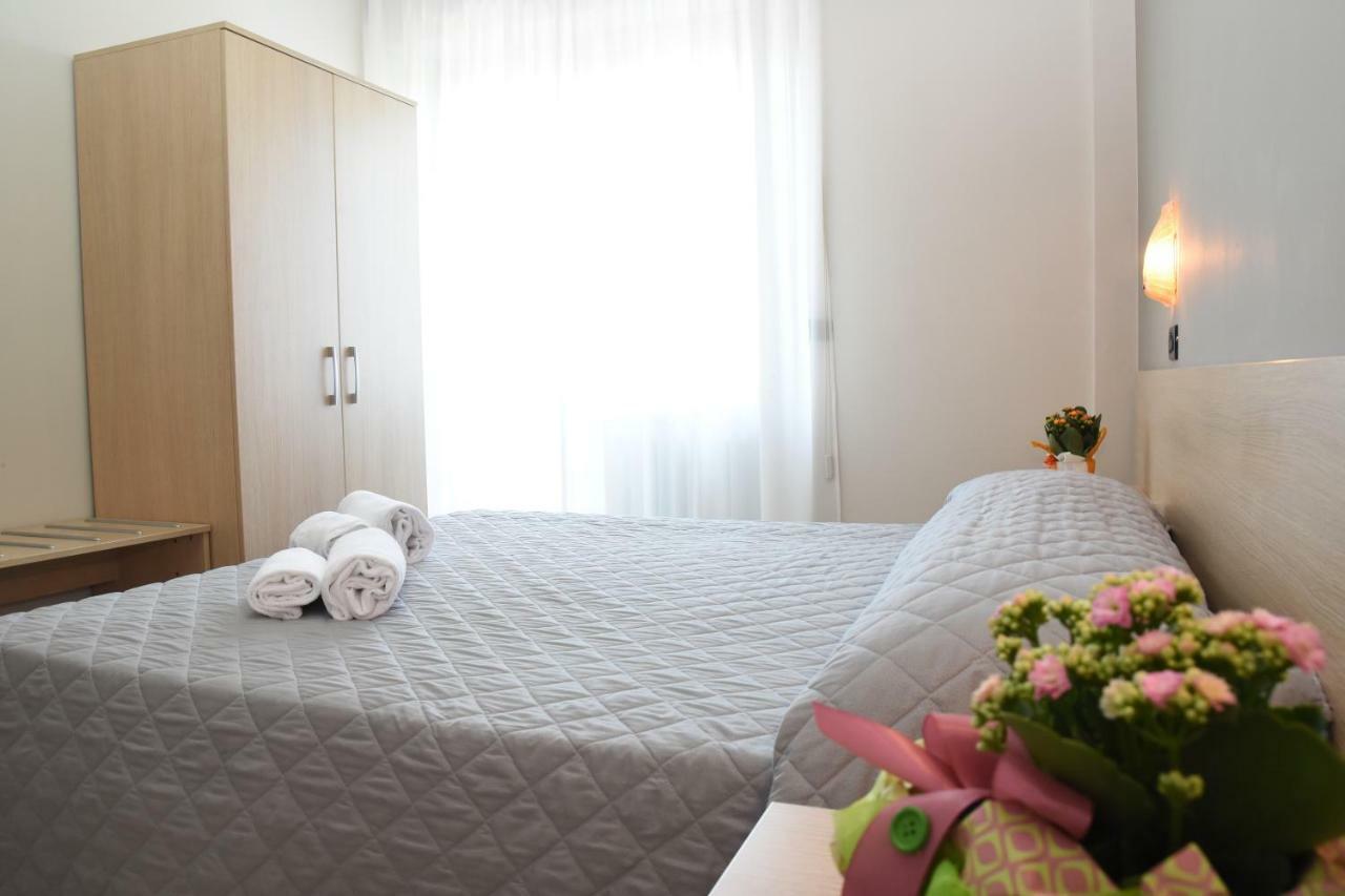 Montesilvano Marina Hotel Excelsior מראה חיצוני תמונה