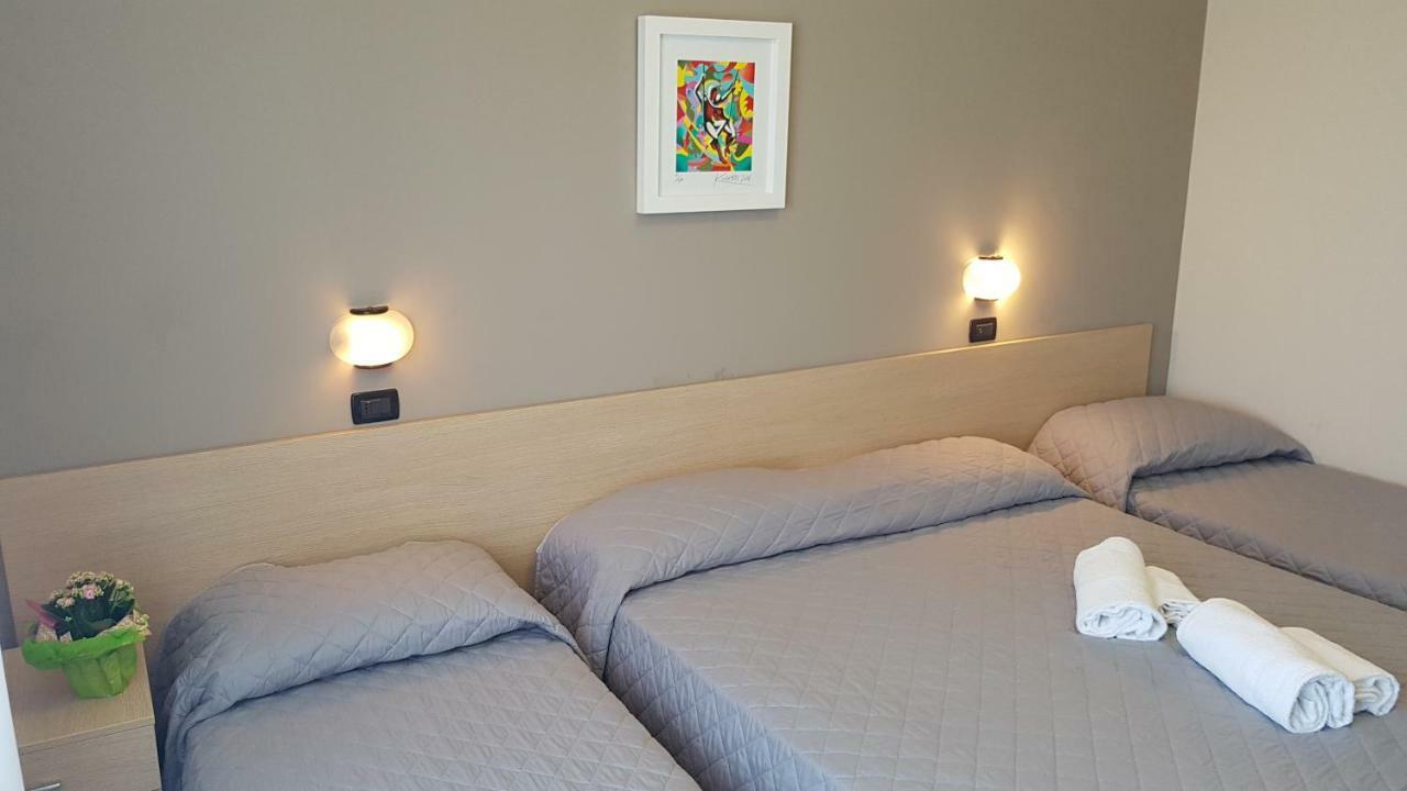 Montesilvano Marina Hotel Excelsior מראה חיצוני תמונה