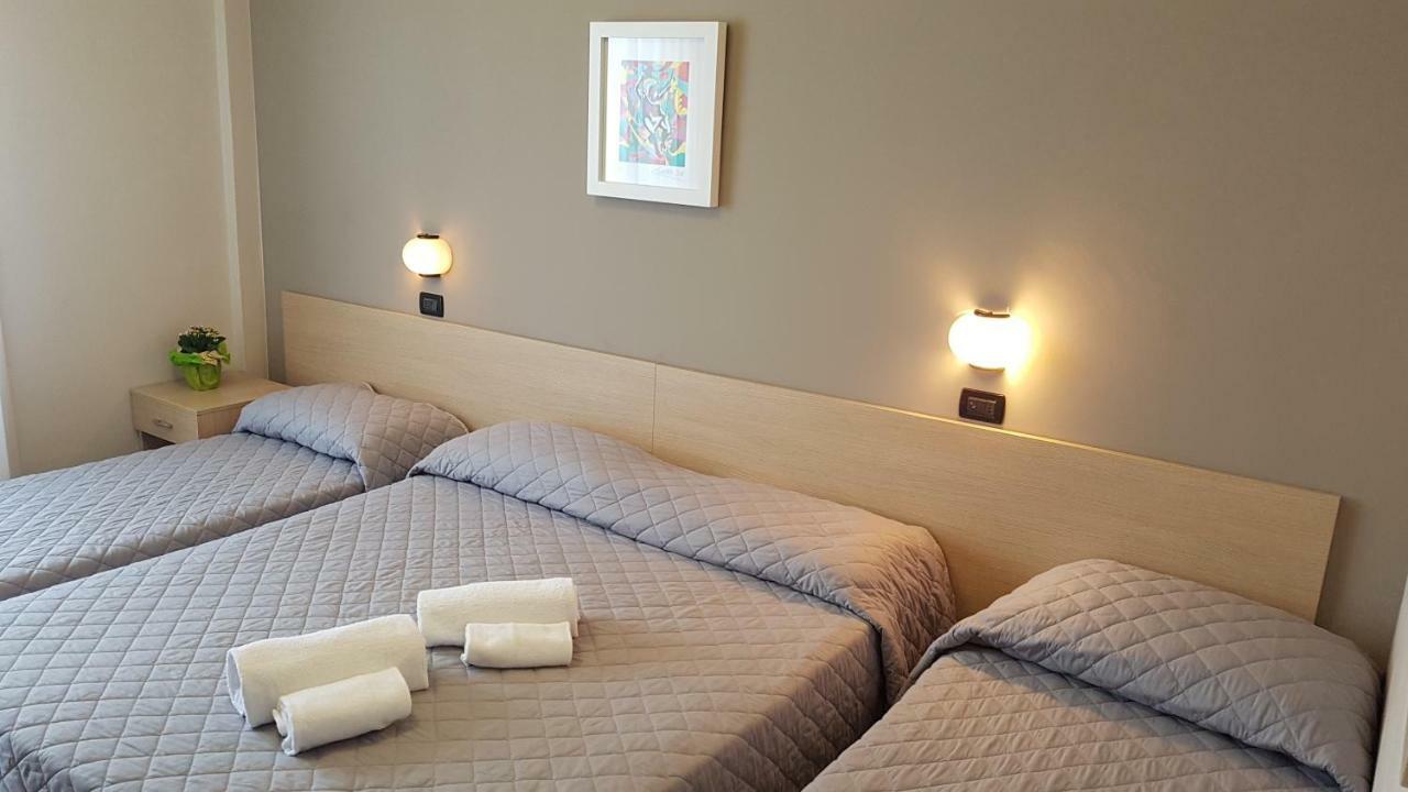 Montesilvano Marina Hotel Excelsior מראה חיצוני תמונה