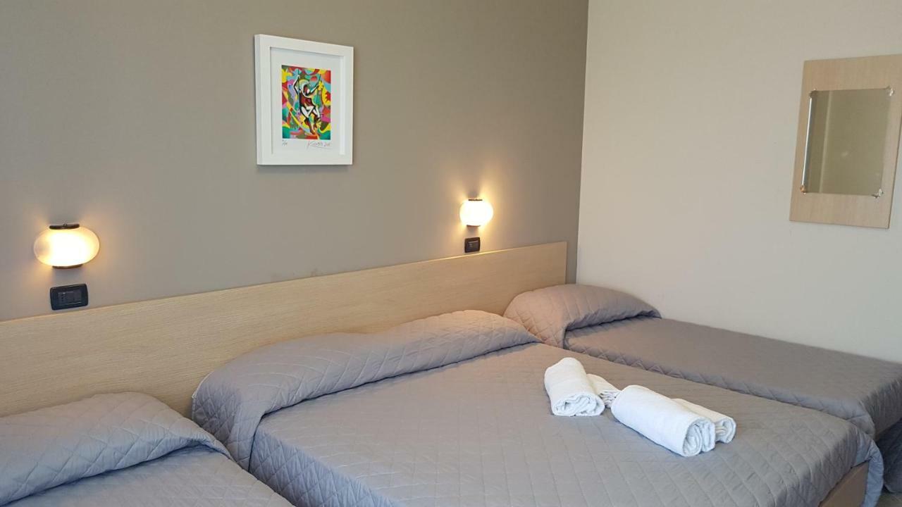 Montesilvano Marina Hotel Excelsior מראה חיצוני תמונה